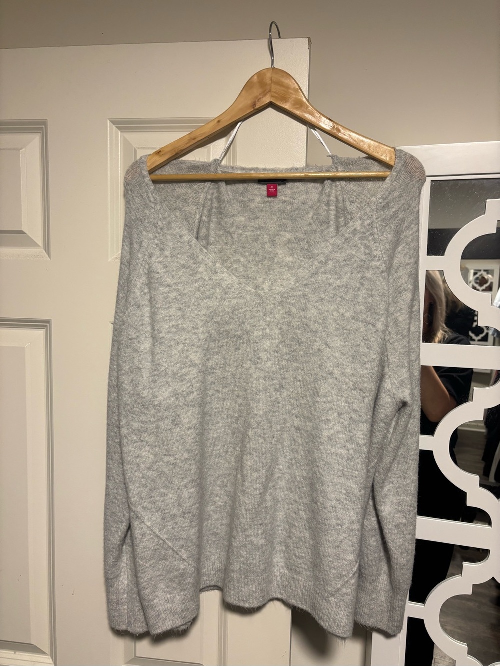 Vince Camuto Gray Women's V-Neck Sweater